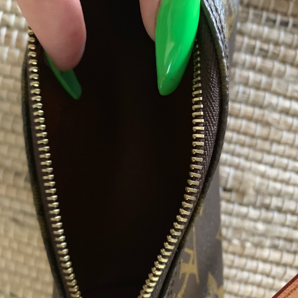 LV handbag - Picture 5 of 5
